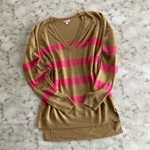 Gap sweater long sleeve brown/ Carmel and pink slight high low bottom size small